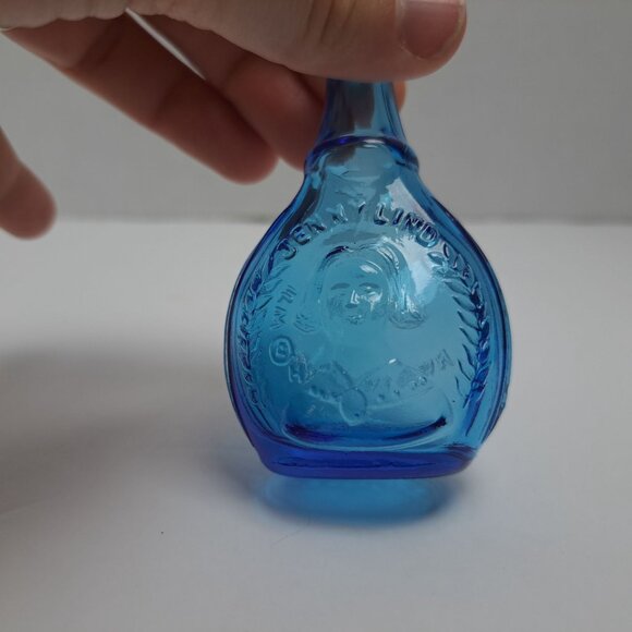 Wheaton Cerulean Blue Embossed Miniature Glass Bottle Decorative Vintage Piece - Picture 5 of 16